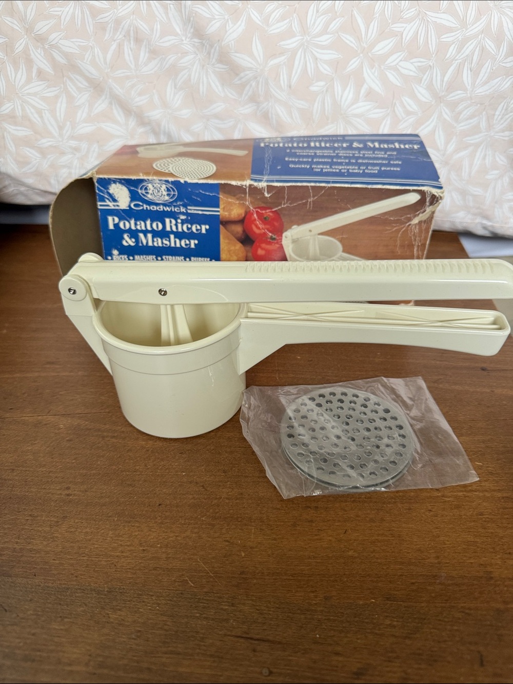 Chadwicks Potato Ricer & Masher - Cream